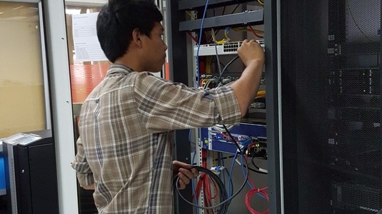 เปลี่ยนอุปกรณ์เครือข่ายหลัก ศูนย์พระนครเหนือ อาคารอเนกประสงค์ ชั้น 2 ห้อง Network Center เปลี่ยนอุปกรณ์เครือข่ายหลัก ศูนย์พระนครเหนือ อาคารอเนกประสงค์ ชั้น 2 ห้อง Network Center