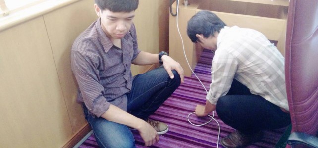 เดินสายแลนให้คอมพิวเตอร์ ณ ศูนย์เทเวศร์ อาคารอธิการ เดินสายแลนให้คอมพิวเตอร์ ณ ศูนย์เทเวศร์ อาคารอธิการ