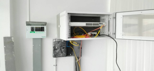 ติดตั้ง switch ห้อง studio server ศูนย์พณิชการพระนคร ติดตั้ง switch ห้อง studio server ศูนย์พณิชการพระนคร